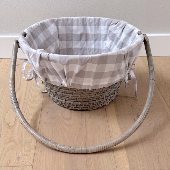 Pottery Barn Easter Large Basket - Picture 3 of 4